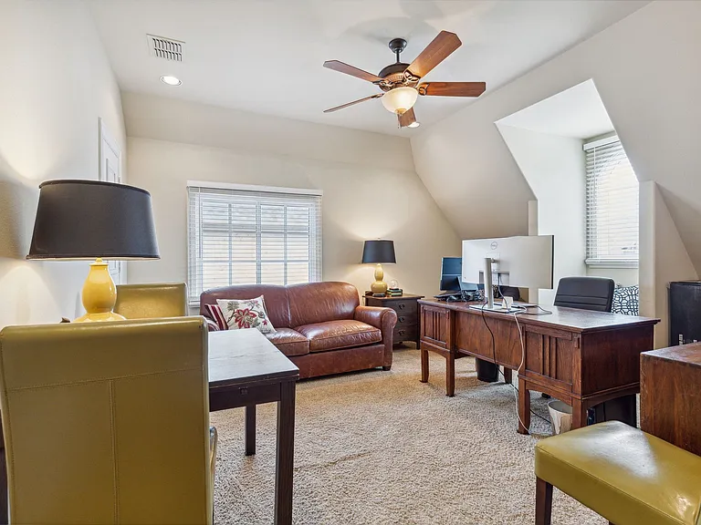 6815 Park Ln — Photo 17