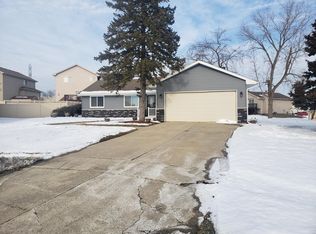 604 Clover Ln, University Park, IL 60484