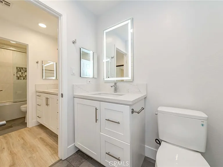 941 W Carson St #306 — Photo 19