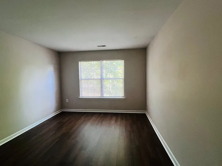 11 Catherine Ln — Photo 33