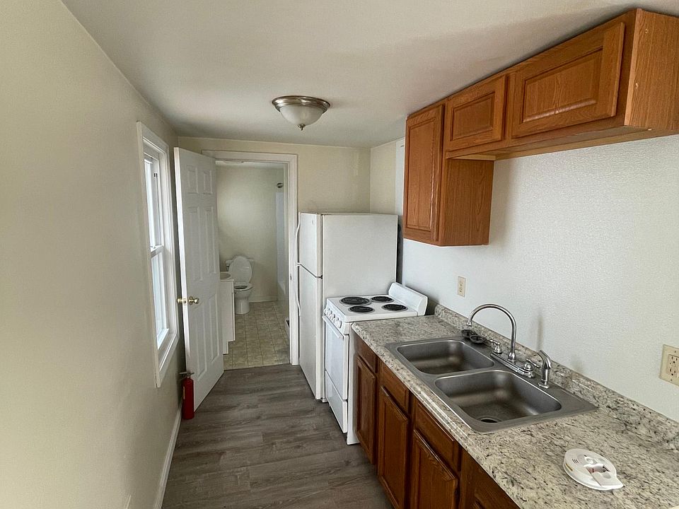 31 Oakhurst Ave, Warwick, RI 02889 Zillow