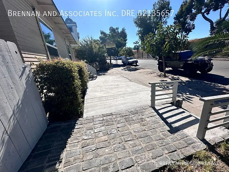 1742 Kearney Ave — Photo 13