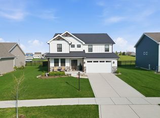 10423 Juniper Ln, Saint John, IN 46373