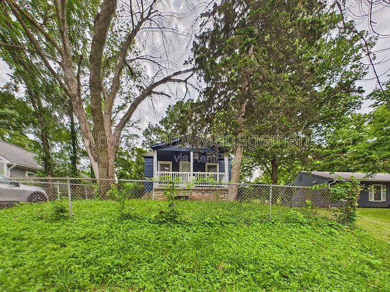 8028 Montgall Ave — Photo 20