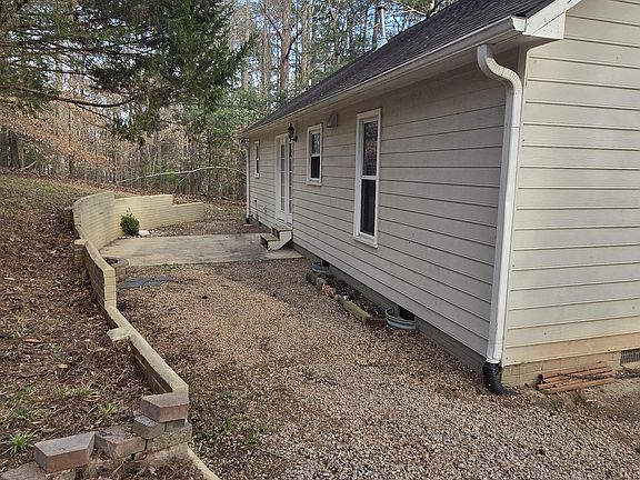 2nd image of 113 Cochise Dr