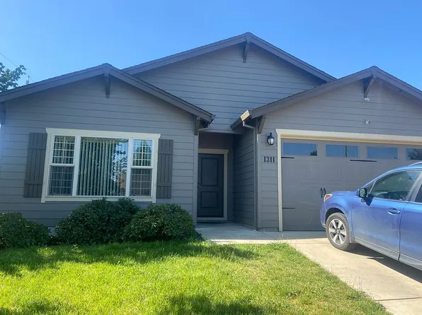 1311 Swayze Ln, Medford, OR 97501