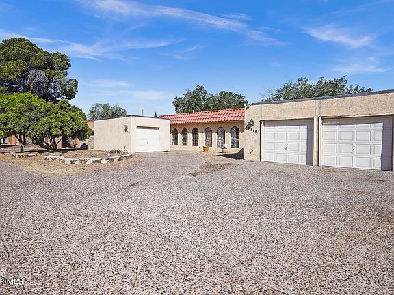 3rd image of 10819 Ivanhoe Dr