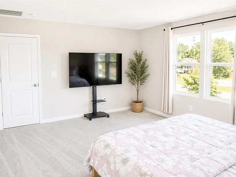 560 Summit River Dr — Photo 8