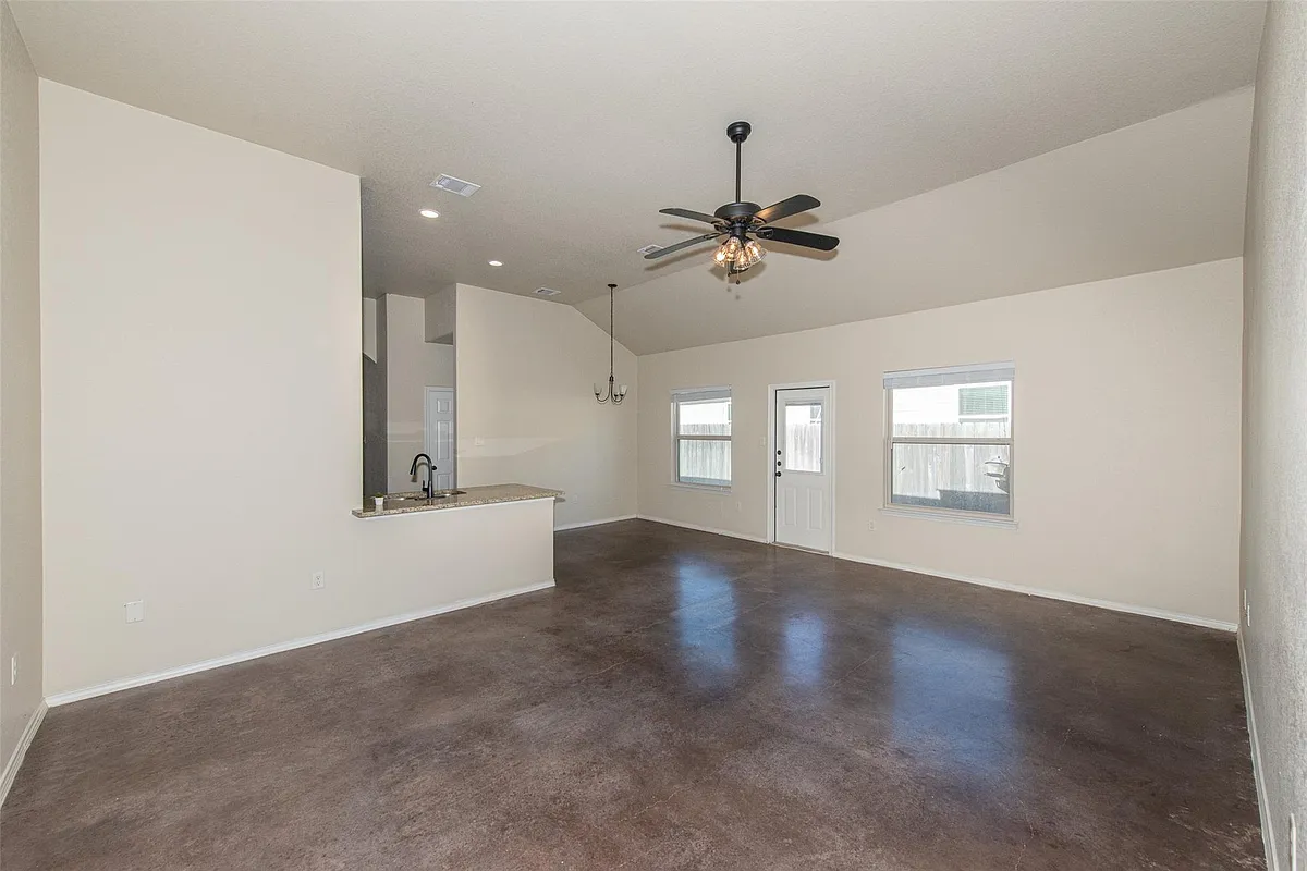 Building Photo - 245 Joanne Loop #B