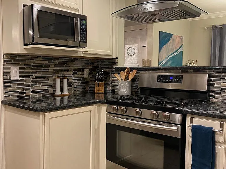 7 Greenwood Ln — Photo 8