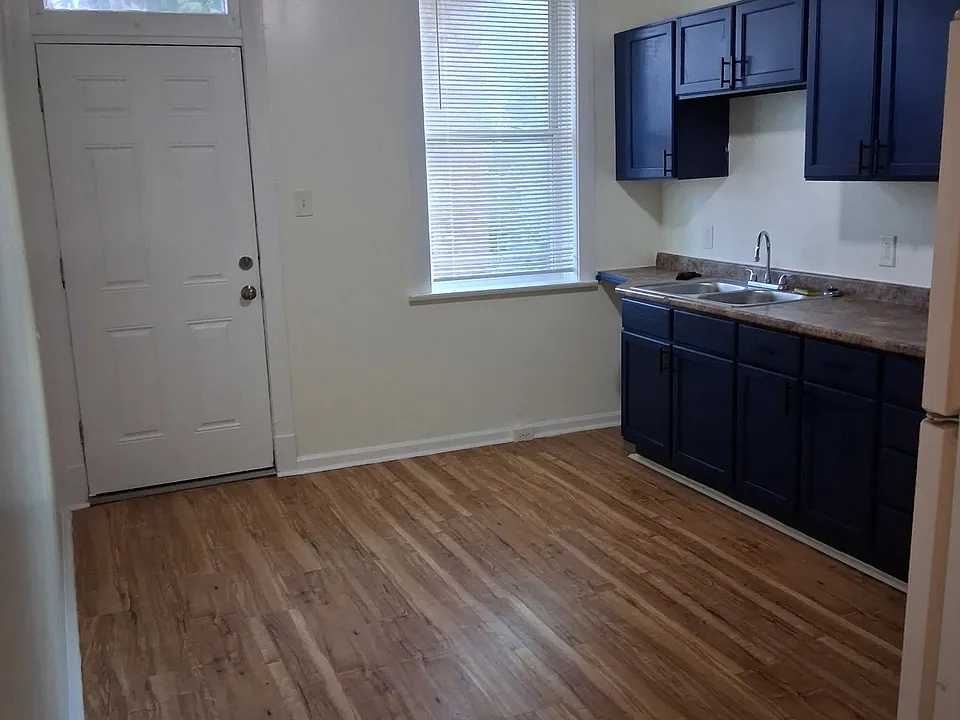 4738 Greer Ave #2