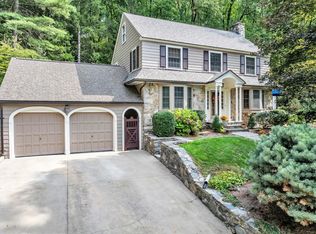 8 Old Colony Rd, Worcester, MA 01609