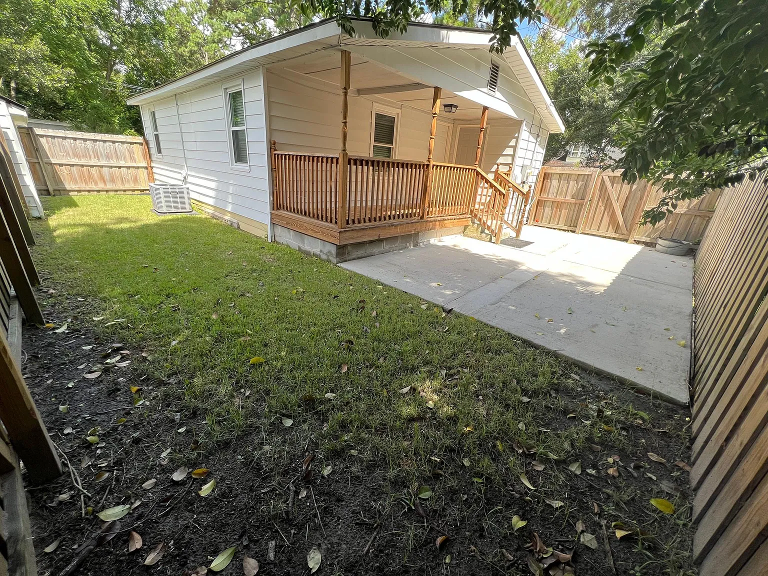2 bed, 850 sqft, $2,200 — Photo 2
