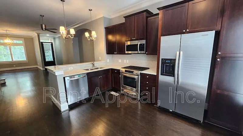 2 bed, 2.5 bath, 1390 sqft, $2,650 — Photo 3