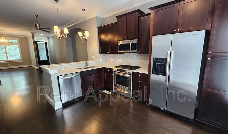 4727 Cypress Cmns — Photo 3