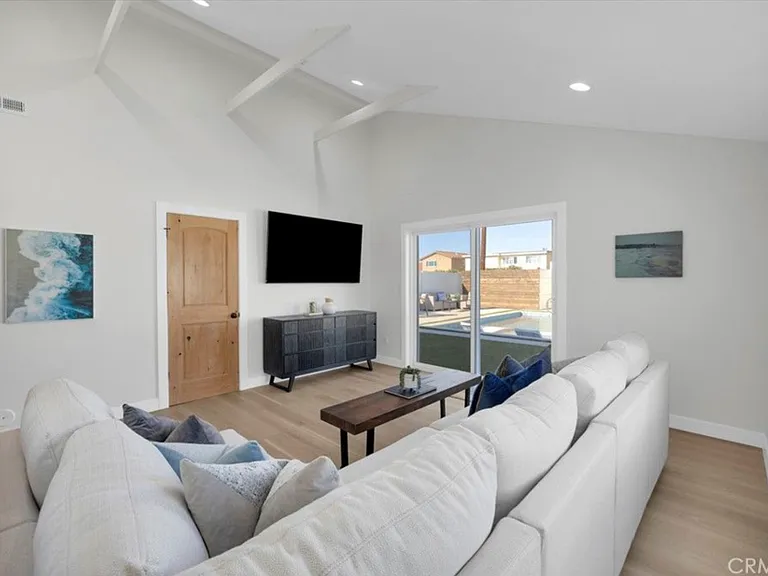 8326 Fontainbleau Way — Photo 7