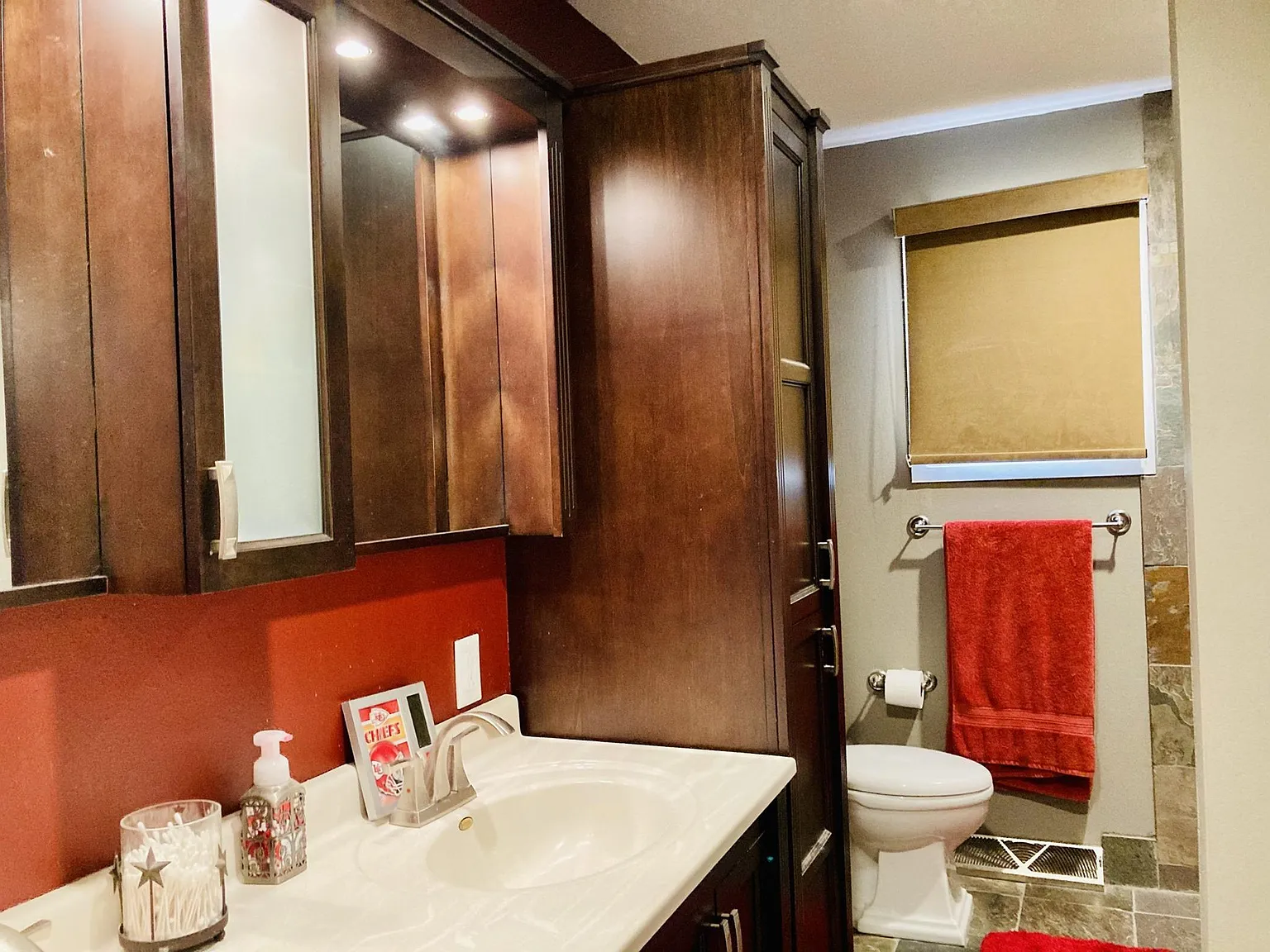 4 bed, 1900 sqft, $1,600 — Photo 4