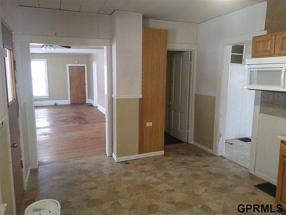 4th image of 706 W Military Ave