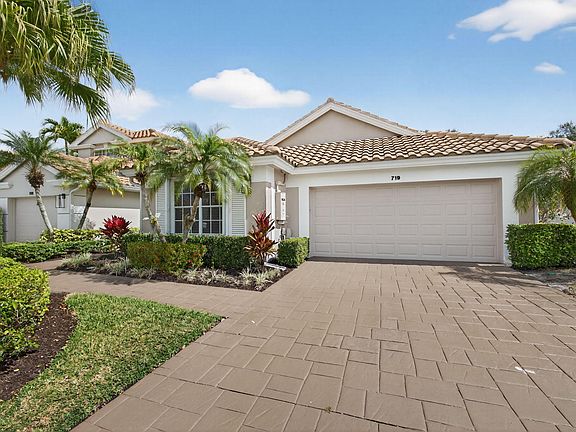 4th image of 719 Pinehurst Way
