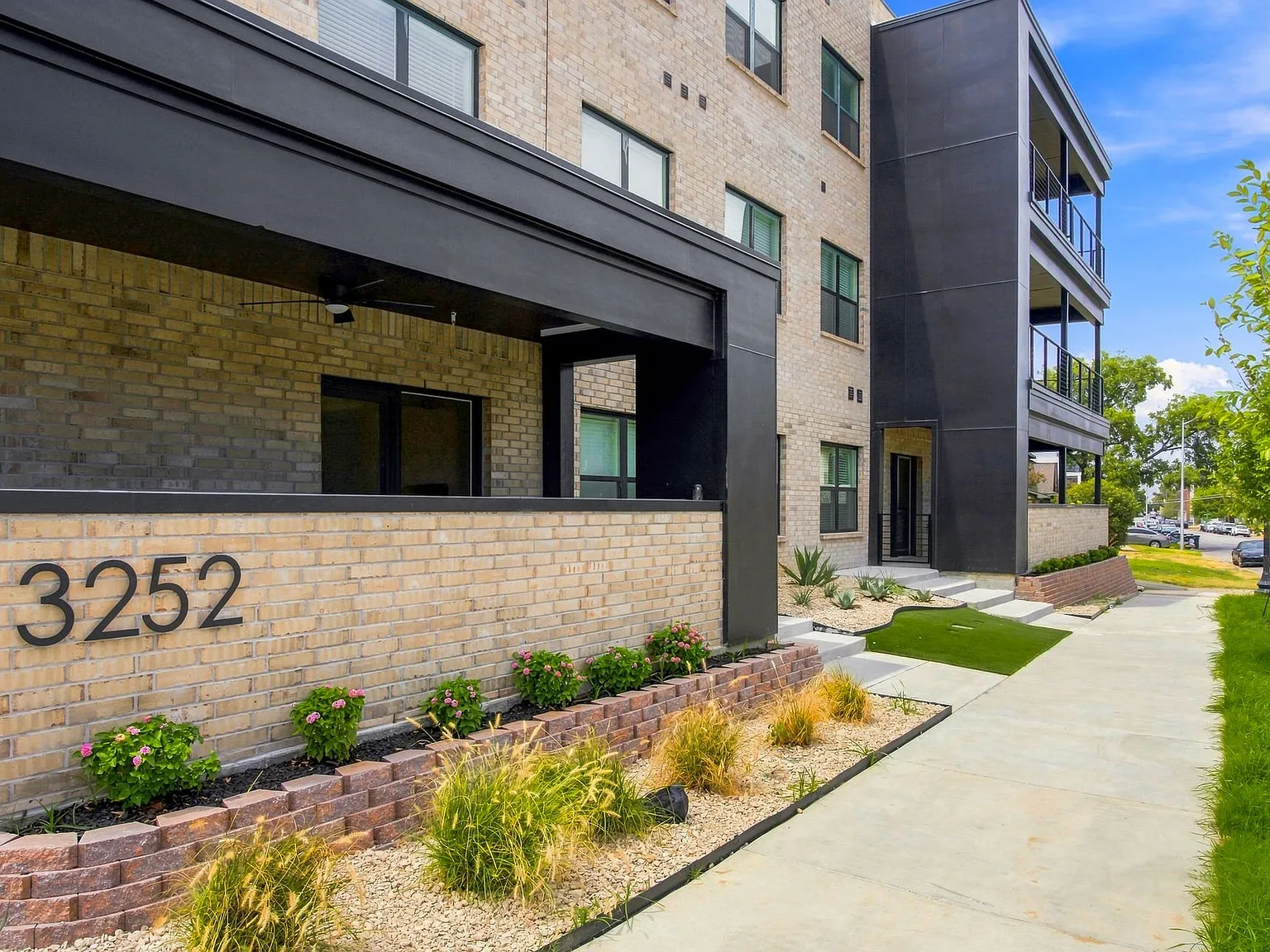 3252 McCart Ave Unit 104 — Photo 2