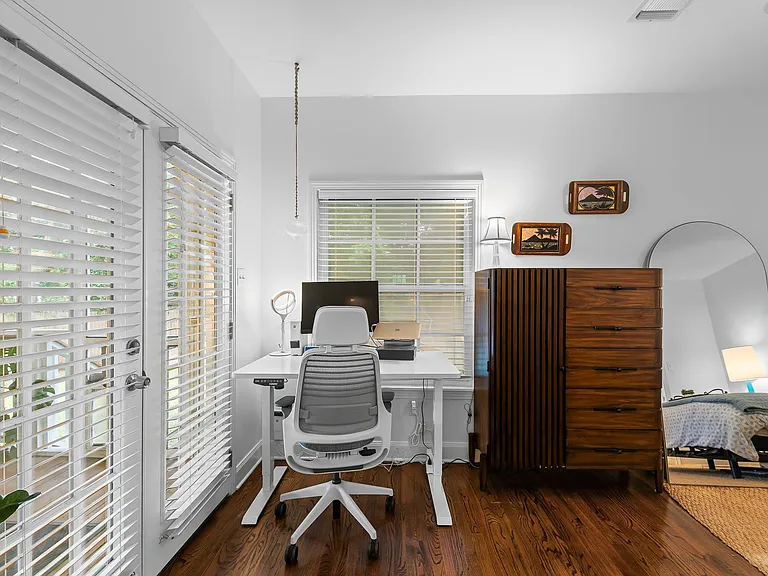 3305 Harris Park Ave — Photo 21