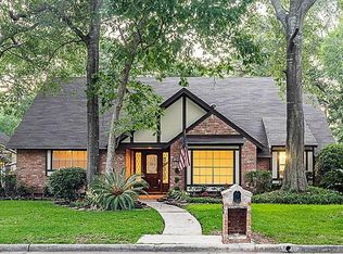 25 Lancelot Ln, Conroe, TX 77304