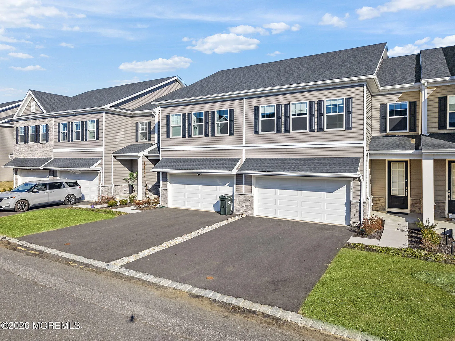 3 bed, 4.5 bath, 2796 sqft, $7,000 — Photo 3