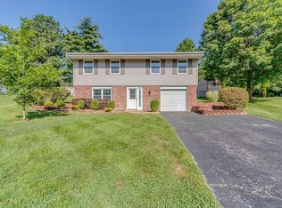 705 Chantilly Ct, Ballwin, MO