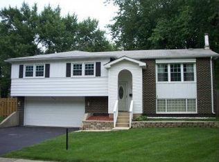 7207 Willow Ave, Woodridge, IL 60517