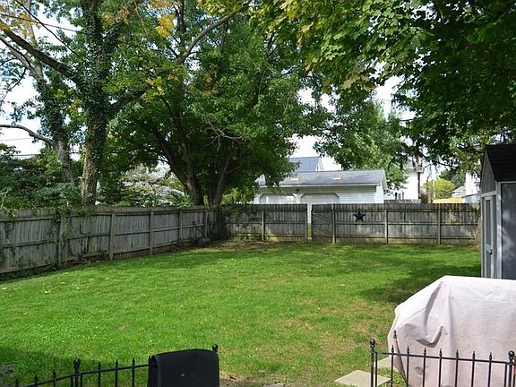 5th image of 568 E Court St