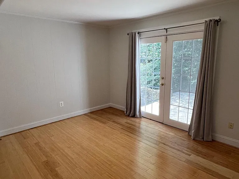 6322 Kellogg Dr — Photo 28