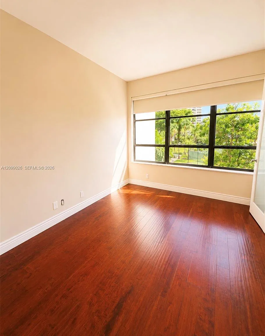 Olympus Condo Phase — Photo 4