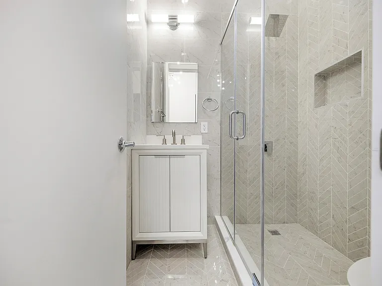 233 E 60th St #1 — Photo 20