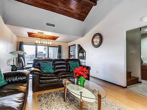 4th image of 1003 Wimbledon Ln