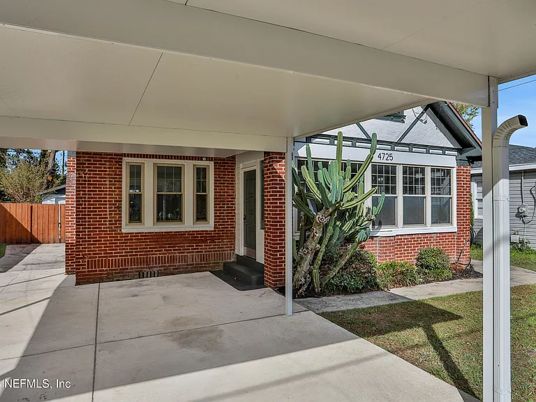 4725 French St — Photo 46