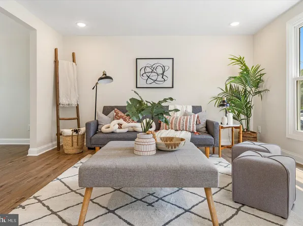 9 Morrow Ct, Randallstown, MD 21133