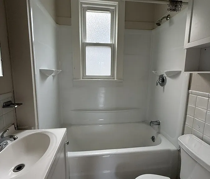 423 N 16th Ave E — Photo 11