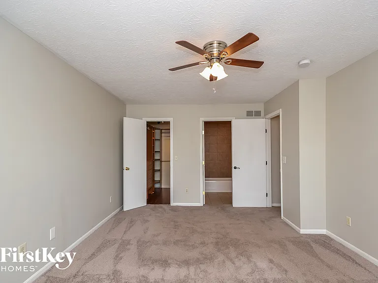5456 Shady Meadows Dr — Photo 8