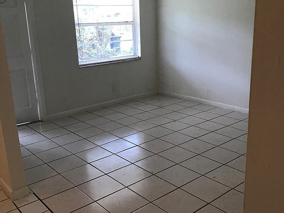 Living Room: Ceiling Fan