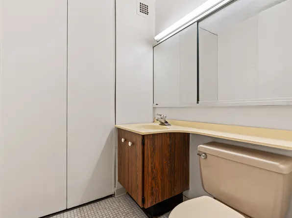 531 Main Street image 7 of 11