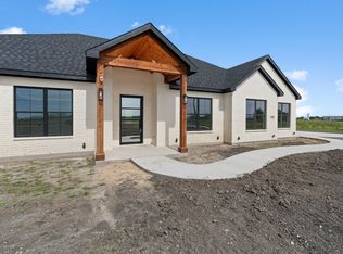 210 McKeever Rd, Palmer, TX 75152