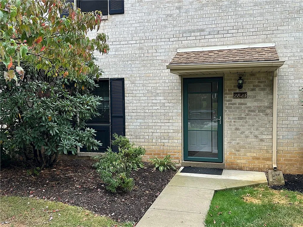 3 bed, 2.5 bath, 1768 sqft, $2,350 — Photo 1