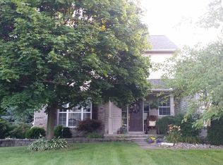 4705 Fox Chase Dr, White Lake, MI 48383