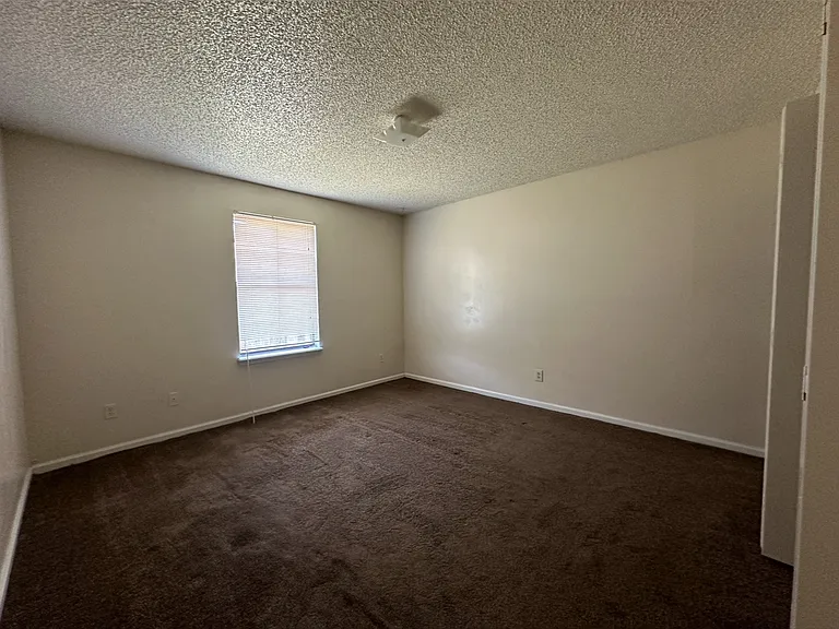 1346 Independence Dr #B — Photo 3