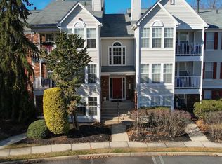 8 Inverness Cir, Marlton, NJ 08053