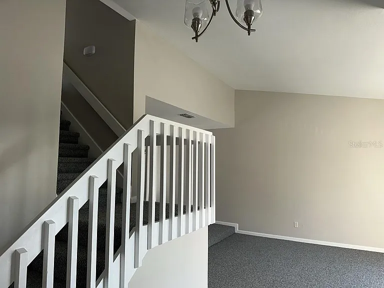 17608 Shadyside Cir — Photo 8