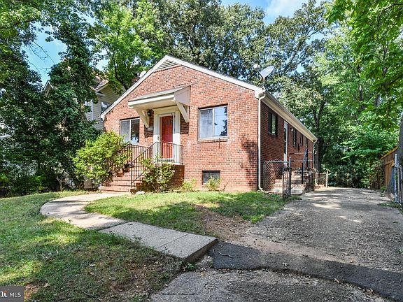 3rd image of 4705 25th St N