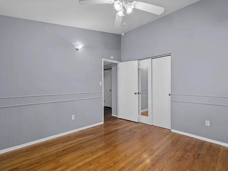 550 Versailles Dr — Photo 14