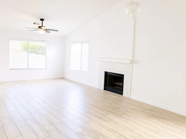 13450 N 103rd Pl — Photo 3