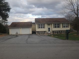 148 Ramblin Rose Ln, Martinsburg, WV 25404